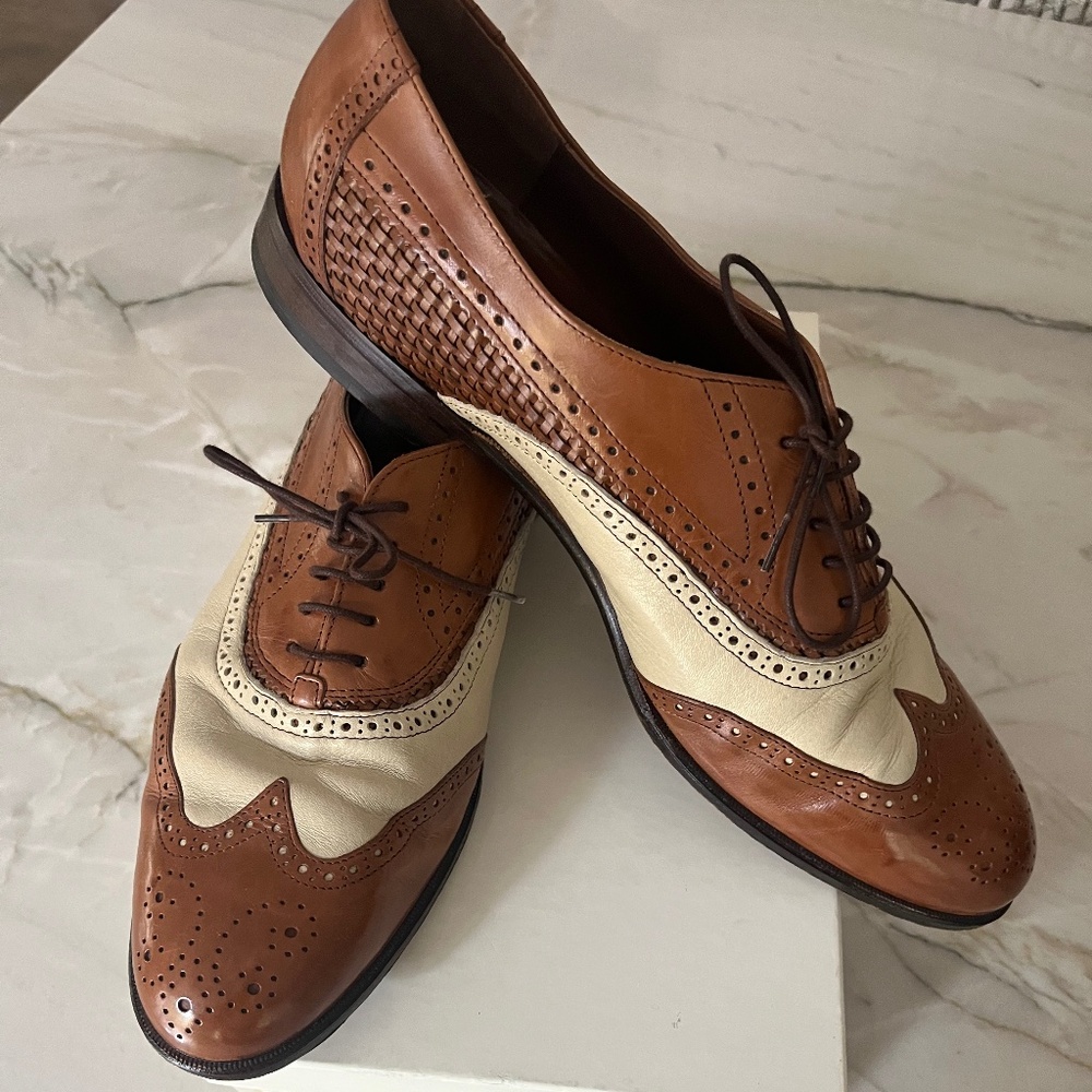 Vintage Daniele Ferradini tan/ivory wingtip dress shoes-size 12